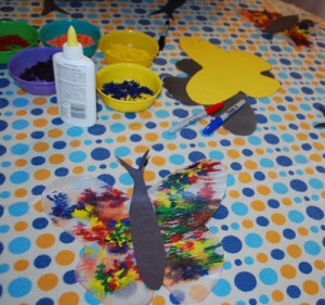 butterfly-craft01 finished butterfly craft made with wax paper and crayon shavings
